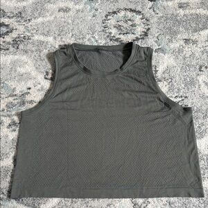 Lululemon Breeze By Muscle Crop Tank in Grey Sage